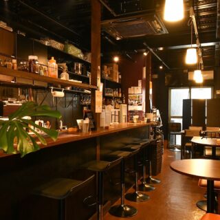 🥂アットホームな空間🥂 広々としたカウン…