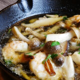 🦐 エビとキノコのアヒージョ🦐 グツグツ熱…