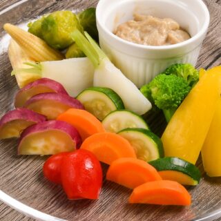 🥕 【彩り野菜のバーニャカウダ】🥦 見た目…